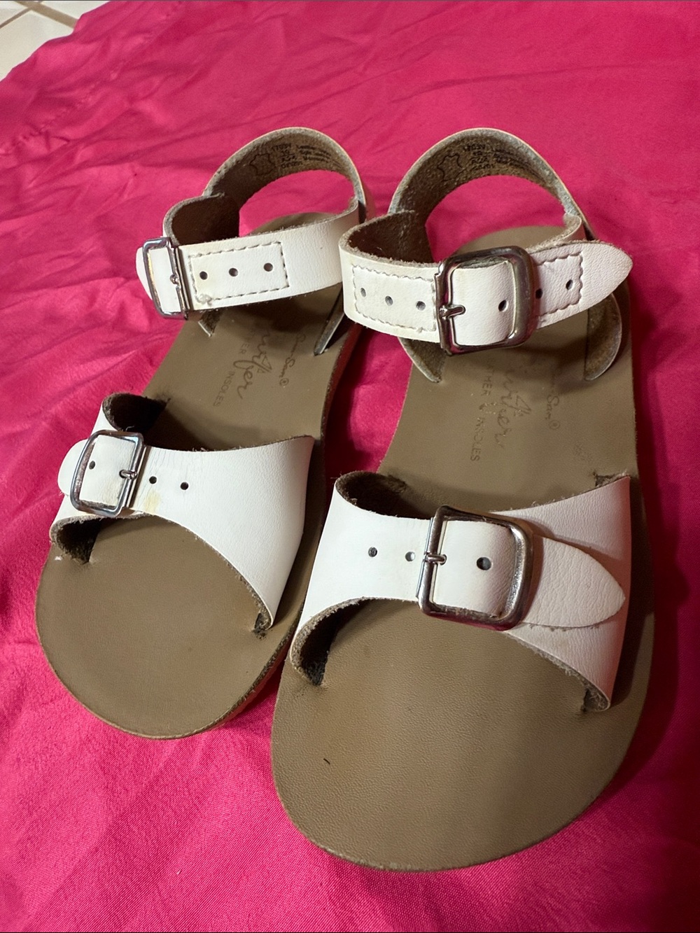 White Kids sunsans, with Velcro strap size 10